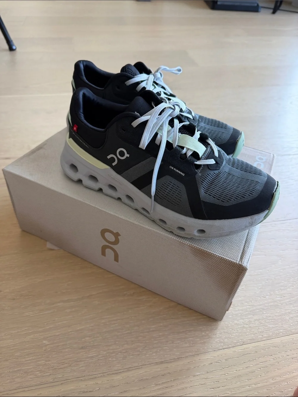 On Cloudgo Running Shoes – Black/Gray – Excellent Condition Men’s Size 9
